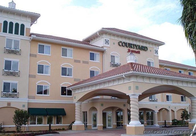 Courtyard Fort Myers At I-75 And Gulf Coast Town Center Естеро Екстериор снимка